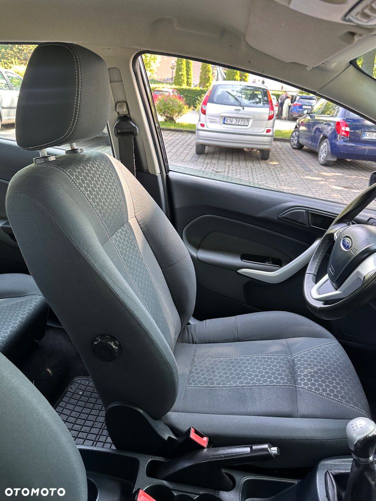 Ford Fiesta 1.25 Celebration - 26