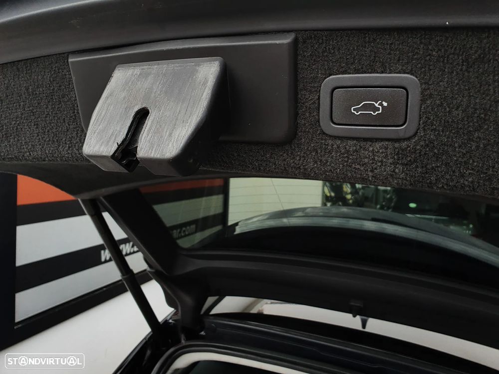 Jaguar XF Sportbrake 2.2 D Premium Luxury - 17