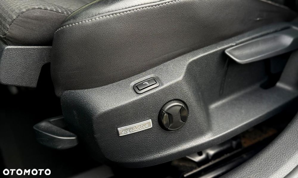 Volkswagen Golf - 35