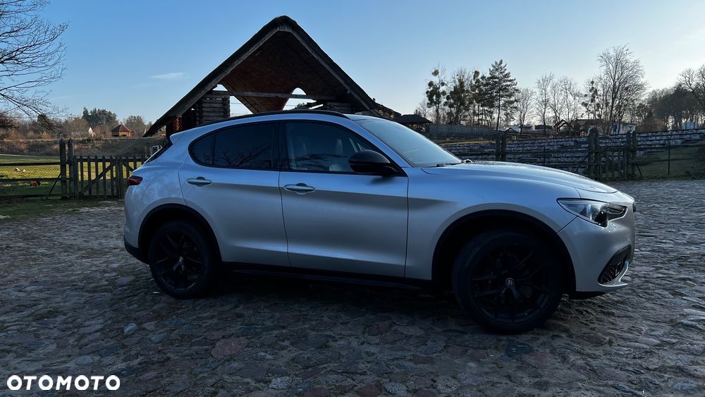 Alfa Romeo Stelvio - 5