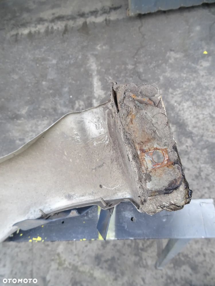 Błotnik Dacia Logan Prawy Przód - 8