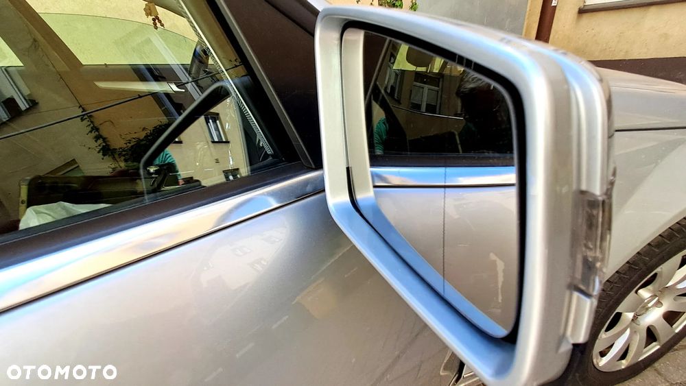 Mercedes-Benz Klasa C 180 CGI BlueEff Avantgarde - 22