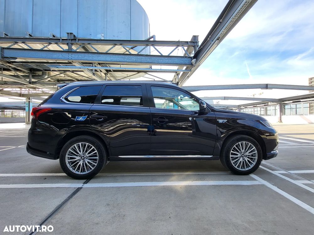 Mitsubishi Outlander PHEV 2.4 L 4X4 Instyle - 5