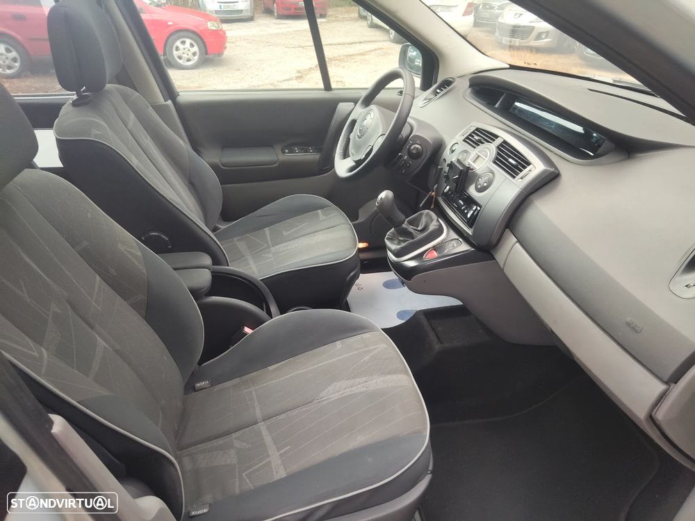 Renault Scénic 1.5 dCi Confort Dynamique - 6