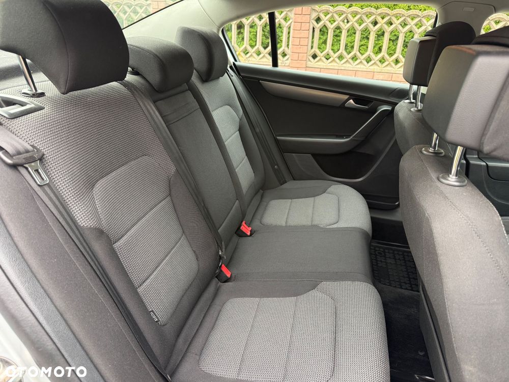 Volkswagen Passat 1.8 TSI Comfortline DSG - 18