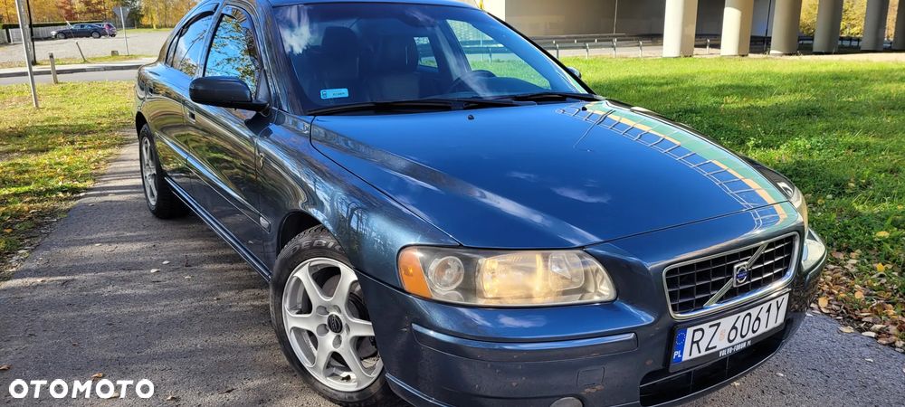 Volvo S60 2.4D5 Momentum - 1