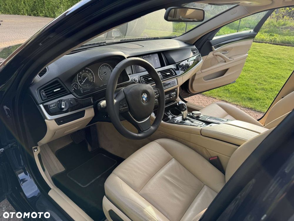 BMW Seria 5 528i xDrive - 20