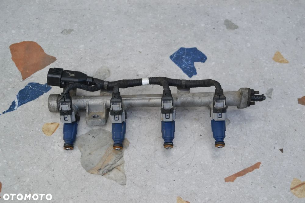 KIA PICANTO HYUNDAI i10 1,0 LISTWA WTRYSKOWA PALIWA WTRYSKI 35310-02900 KPL - 1