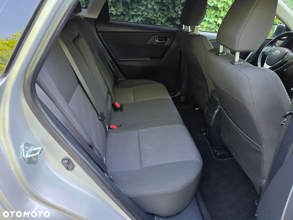 Toyota Auris - 22