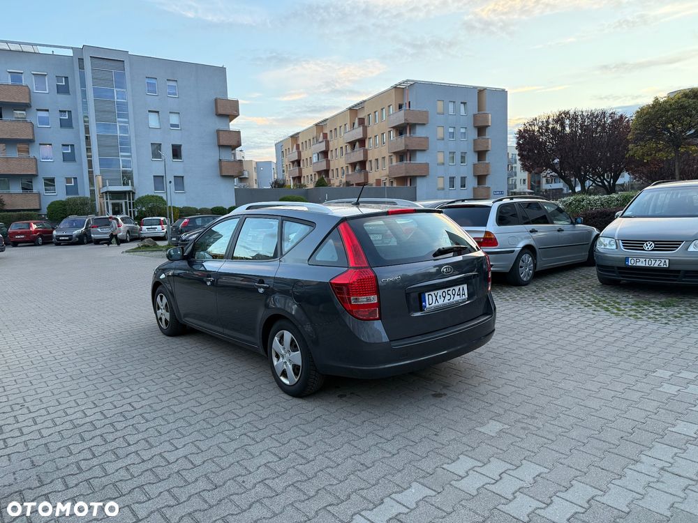 Kia Ceed 1.6 CVVT Dream-Team Edition - 25