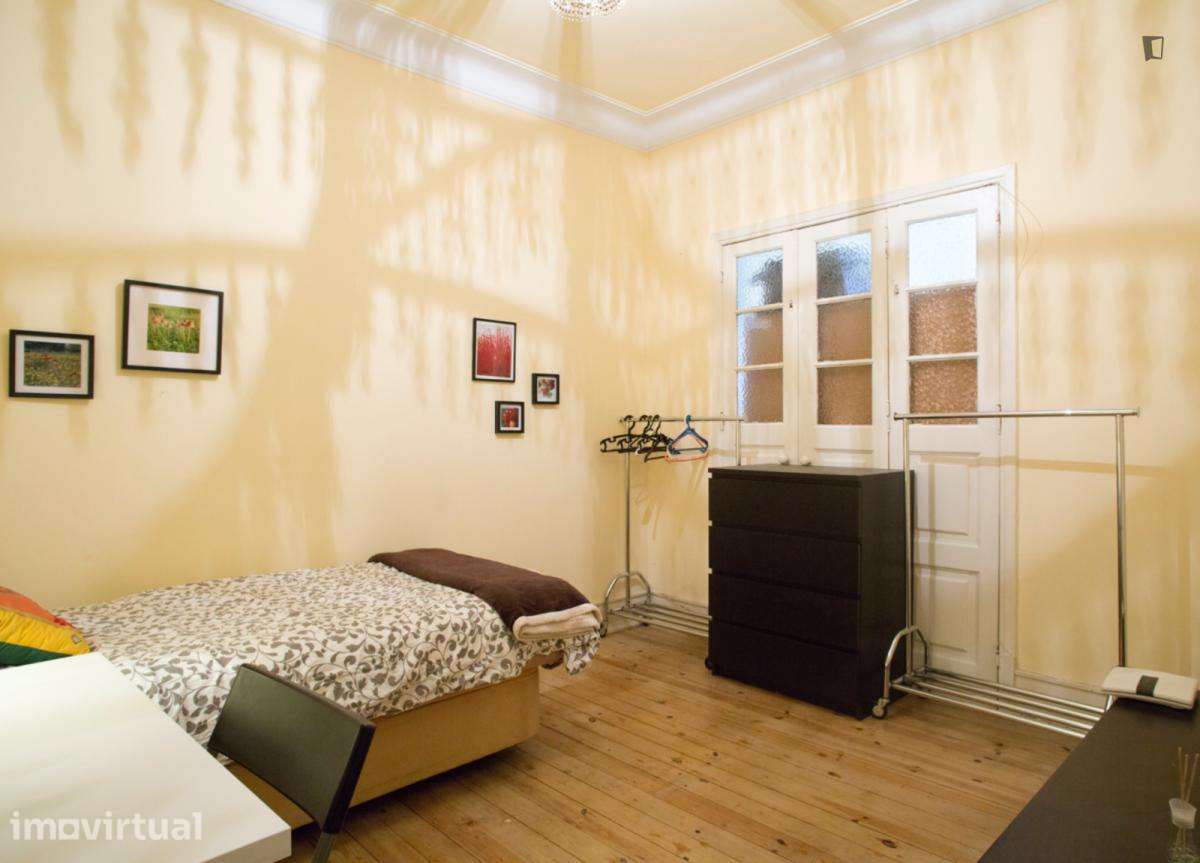 Quarto - localizado em Sete Rios Lisbon - Grande imagem: 2/25