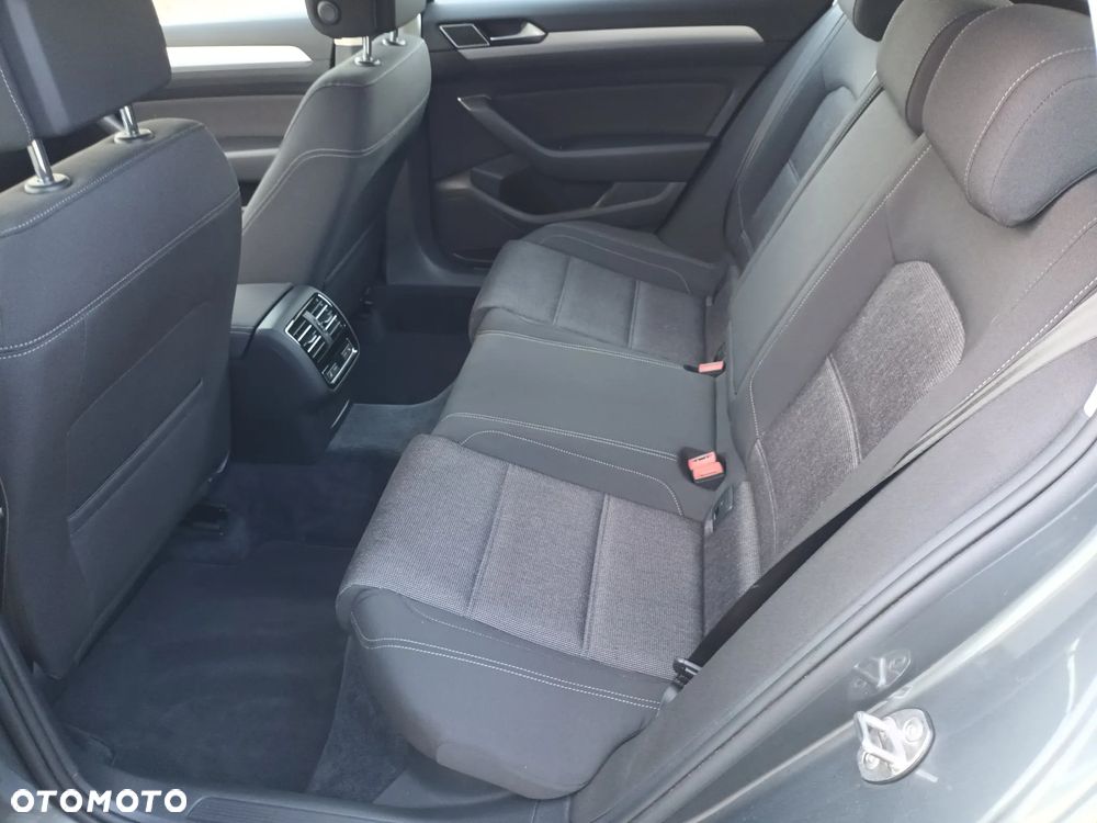 Volkswagen Passat 1.6 TDI (BlueMotion Technology) Comfortline - 10