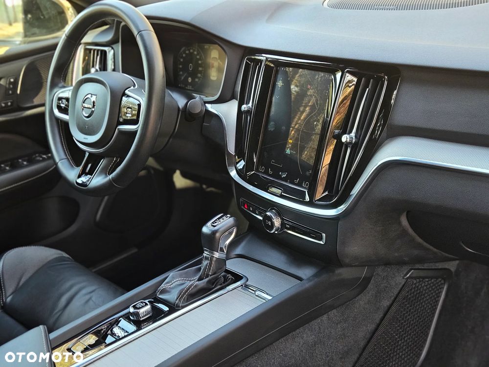 Volvo S60 T4 R-Design - 34