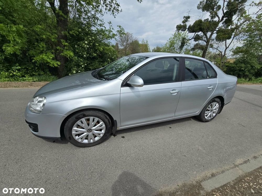 Volkswagen Jetta - 3