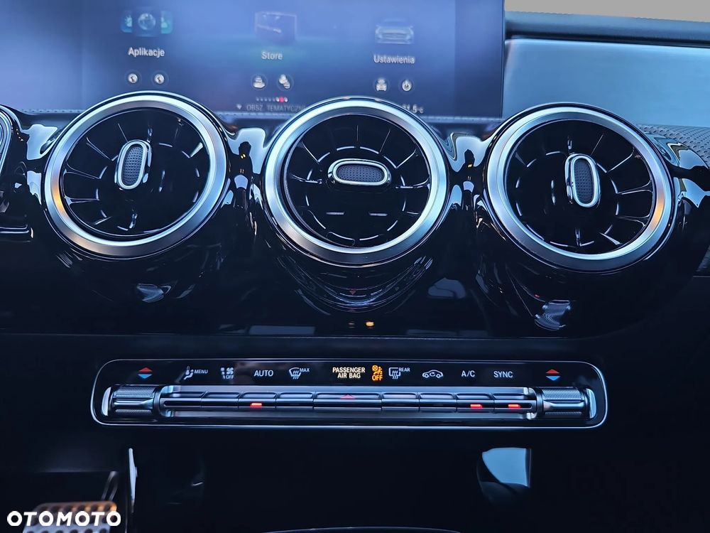 Mercedes-Benz CLA 220 AMG Line 7G-DCT - 20