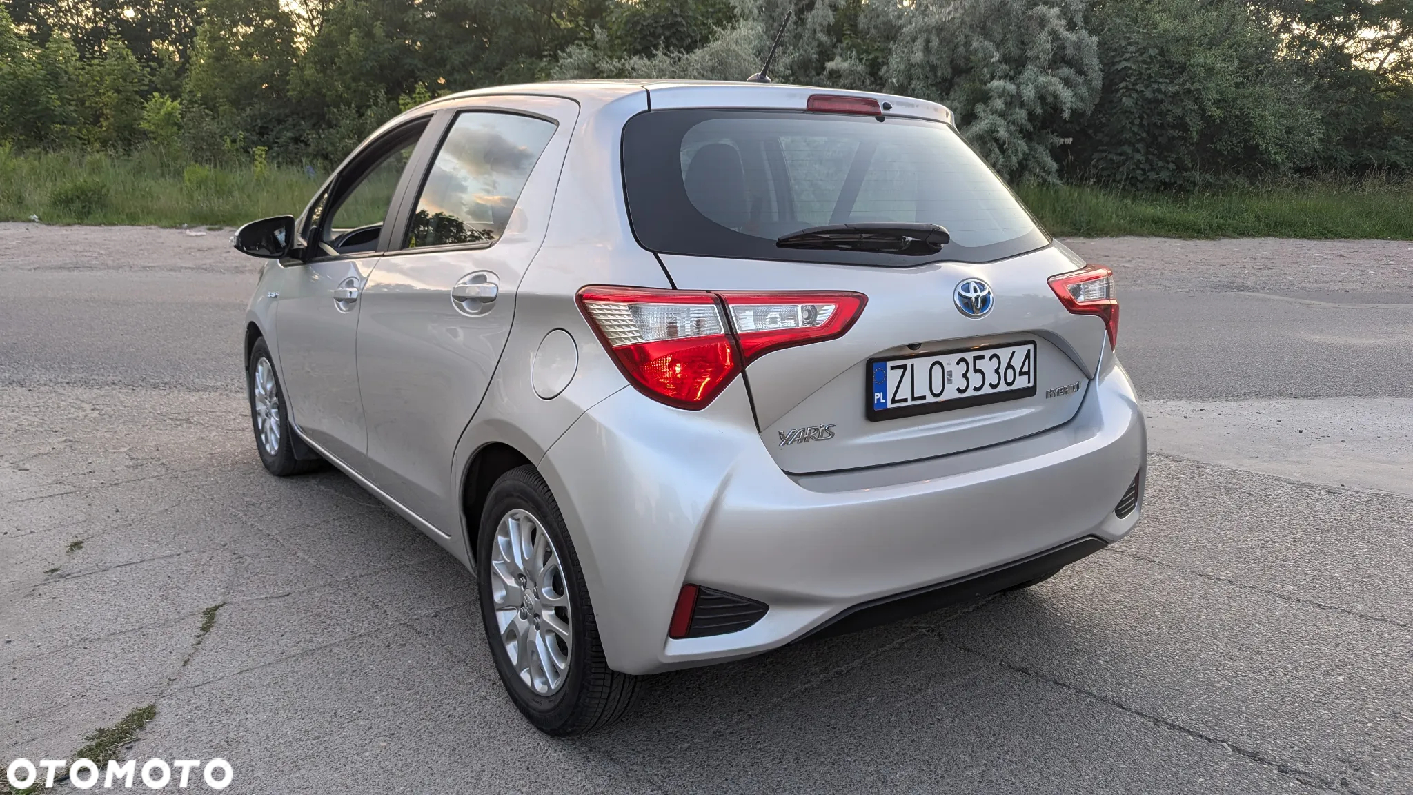 Toyota Yaris Hybrid 100 Dynamic - 5