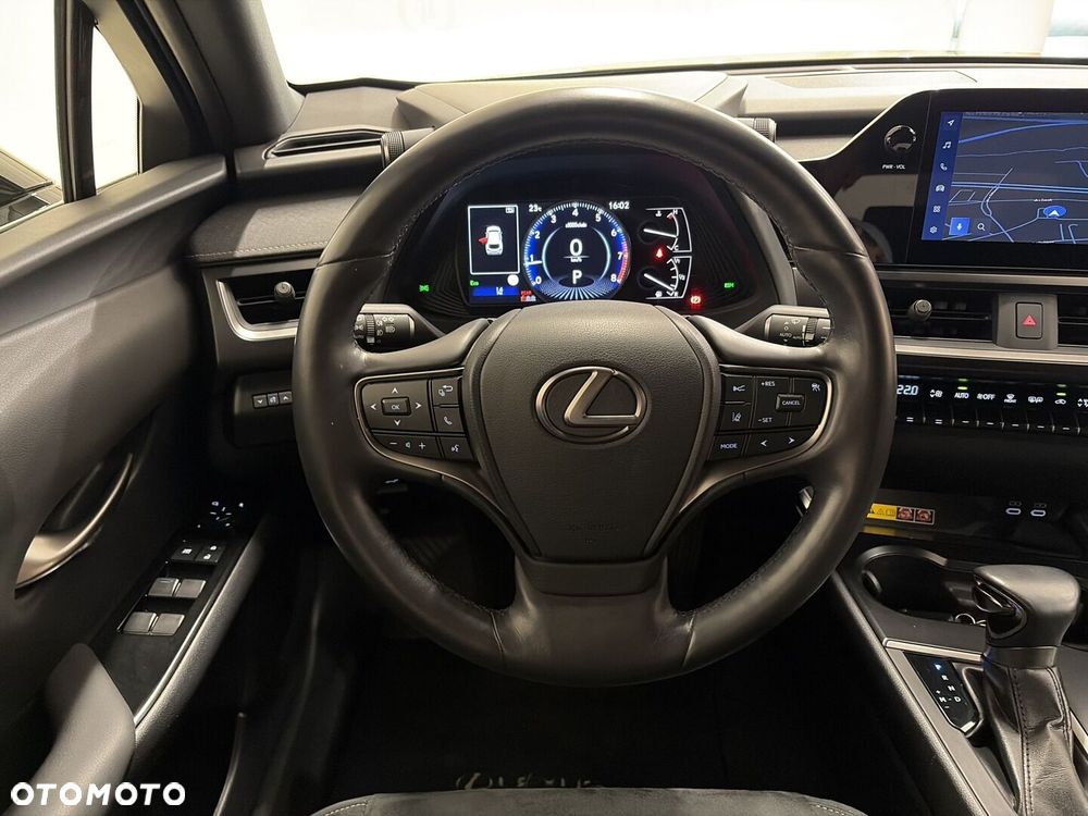 Lexus UX - 13
