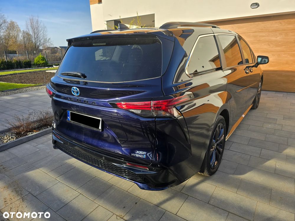 Toyota Sienna - 3