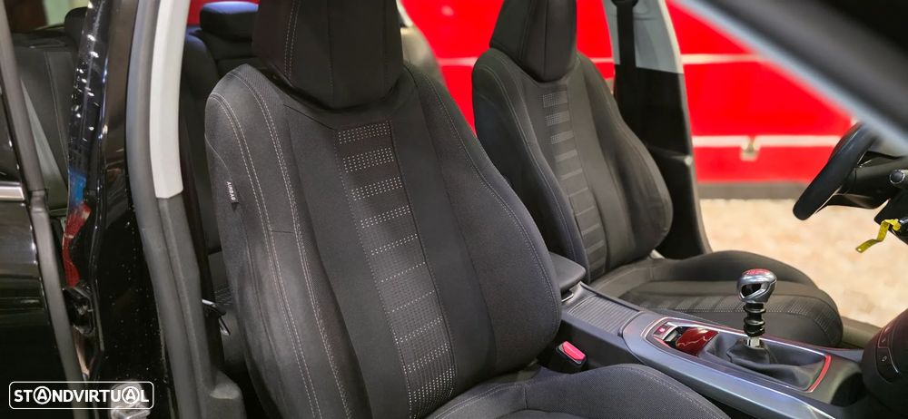 Peugeot 308 1.6 BlueHDi Allure J17 - 16