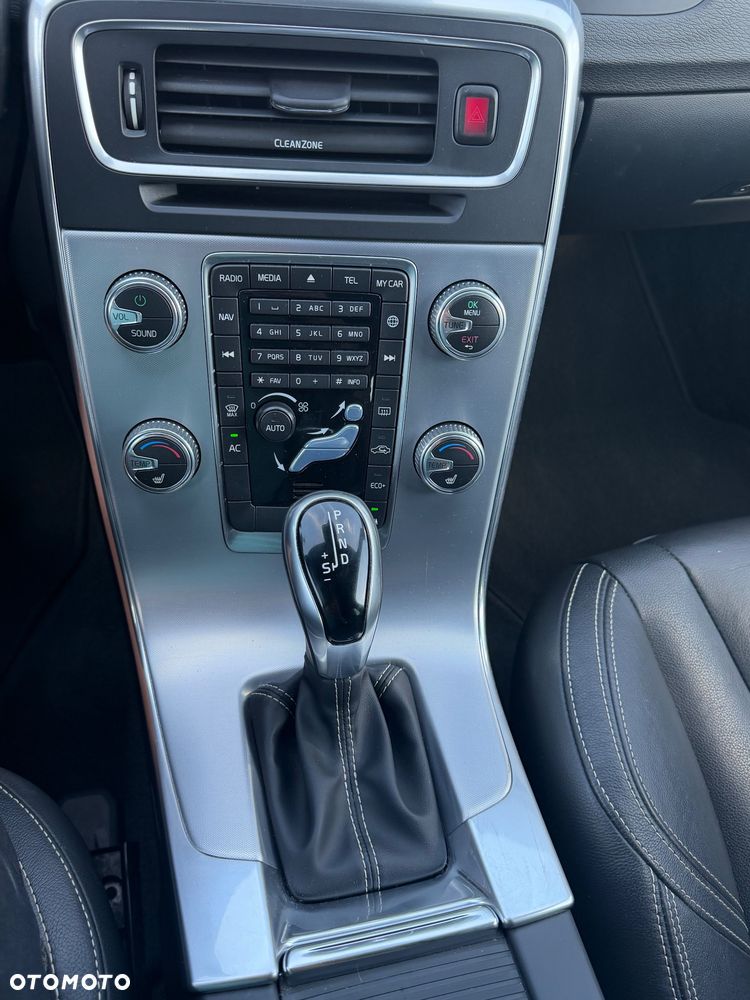 Volvo V60 D3 Geartronic Summum - 17