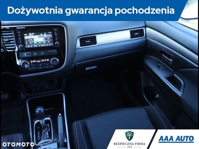 Mitsubishi Outlander - 9