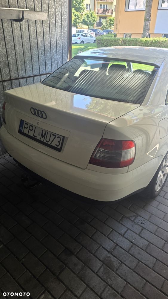 Audi A4 Limousine - 8