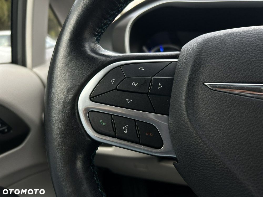 Chrysler Pacifica - 20