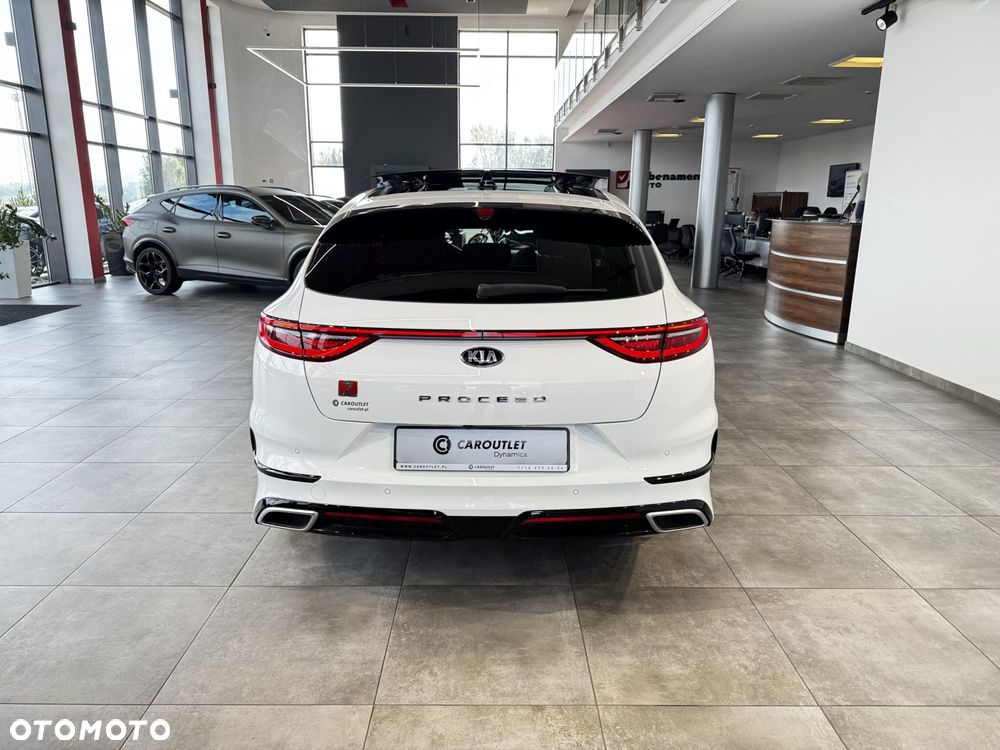 Kia ProCeed - 8