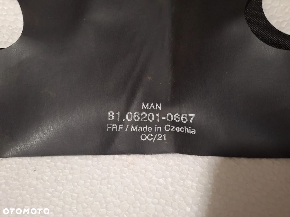 MAN  OSŁONA CHŁODNICY NOWA  81062010667 - 2