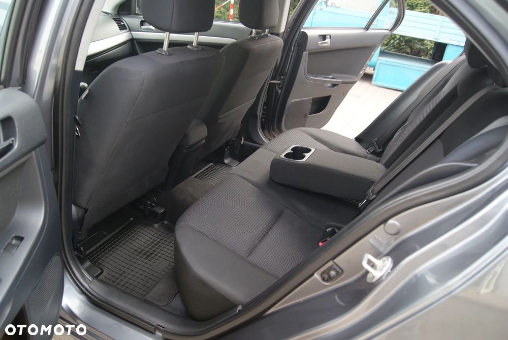 Mitsubishi Lancer 1.6 Inform - 16