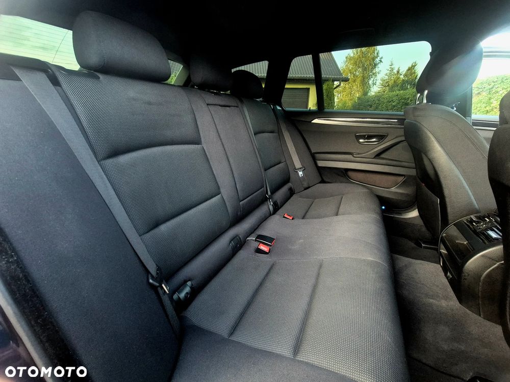 BMW Seria 5 520d - 25
