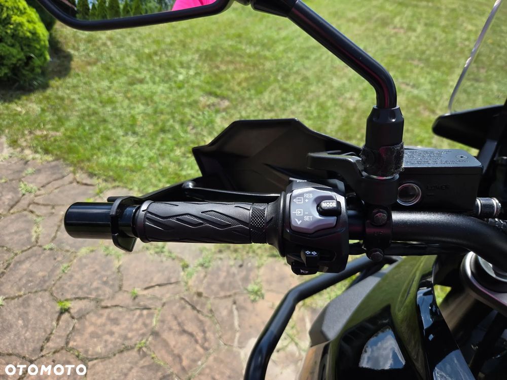 Suzuki V-STROM - 16