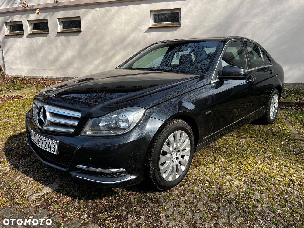 Mercedes-Benz Klasa C 180 CGI BlueEFFICIENCY Avantgarde - 12
