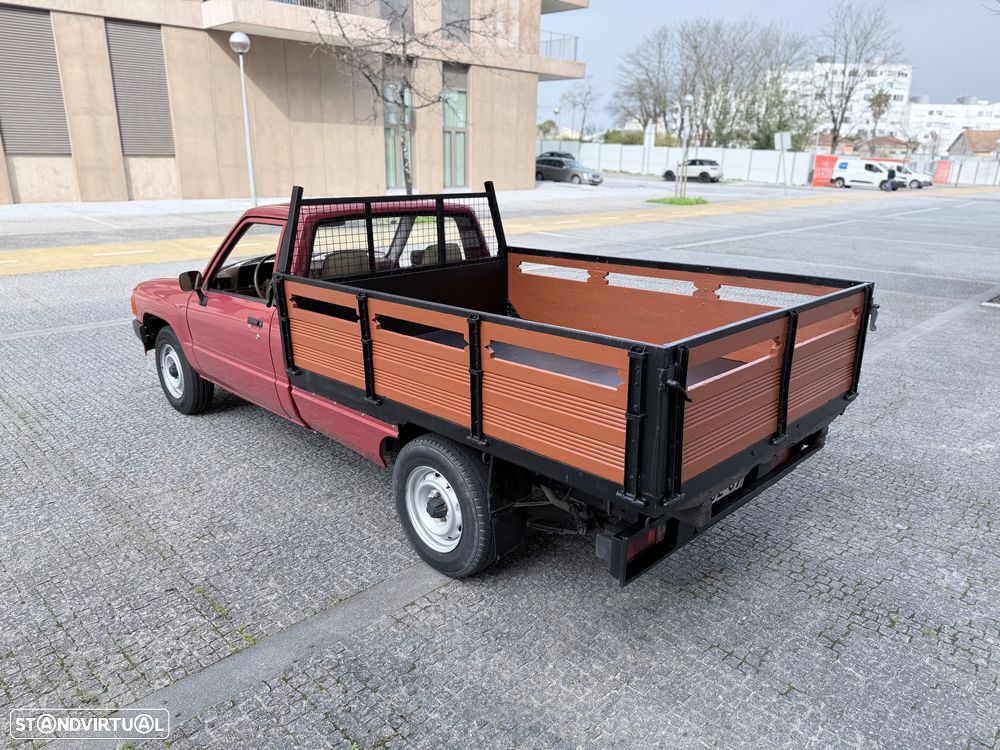 Toyota Hilux 2.4 D LN56L - 3