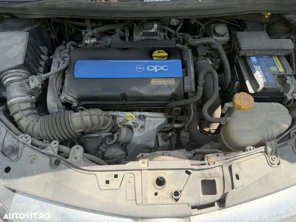 Opel Corsa 1.6 OPC - 2