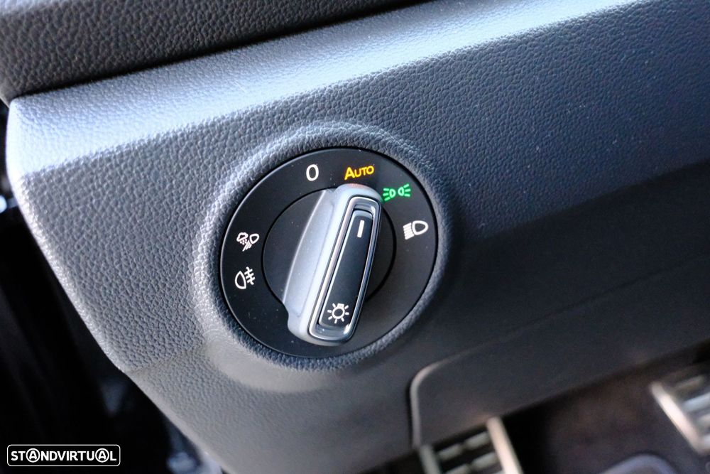 VW T-Roc R 2.0 TSI 4M DSG - 37