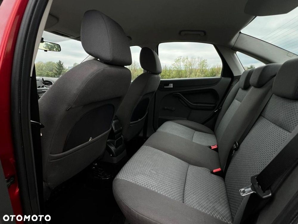 Ford Focus 1.6 Ambiente - 29