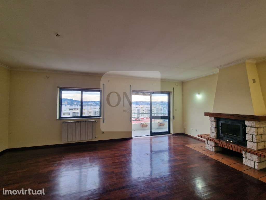 Na Rua Cidade Espinho em Vila Real, T4+1 com Sótão Habitável - Grande imagem: 4/36