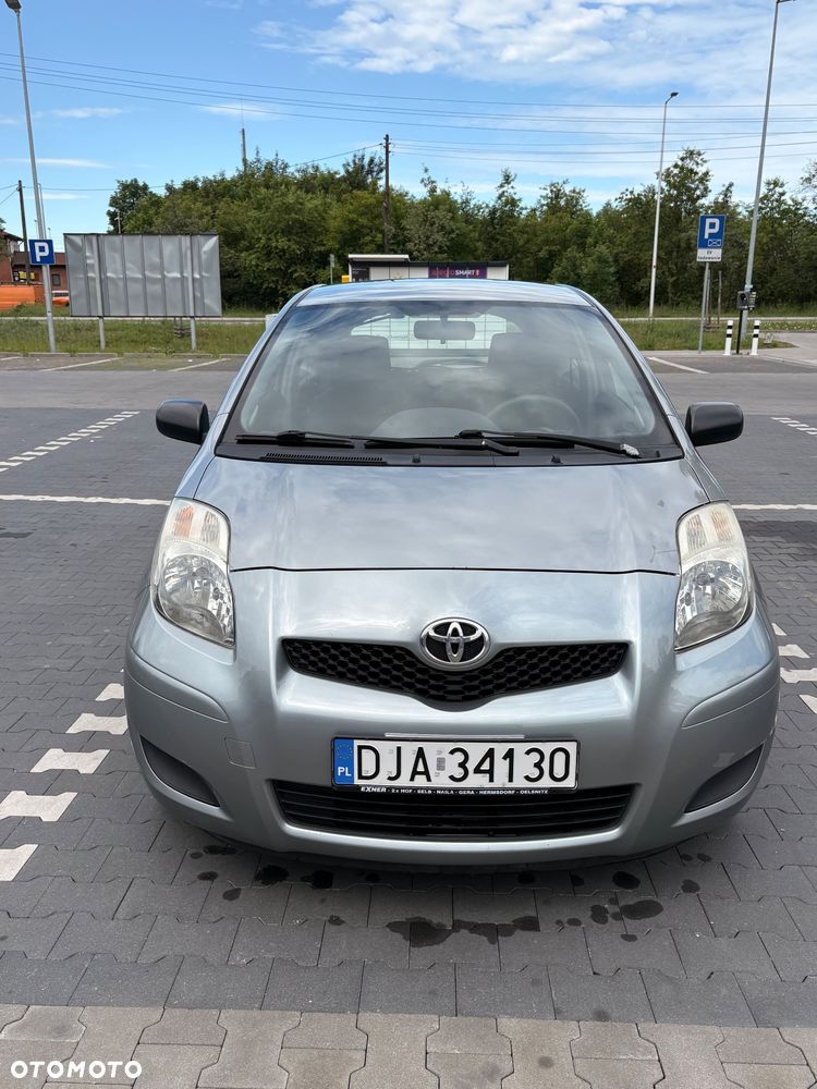 Toyota Yaris 1.0 Luna A/C - 2