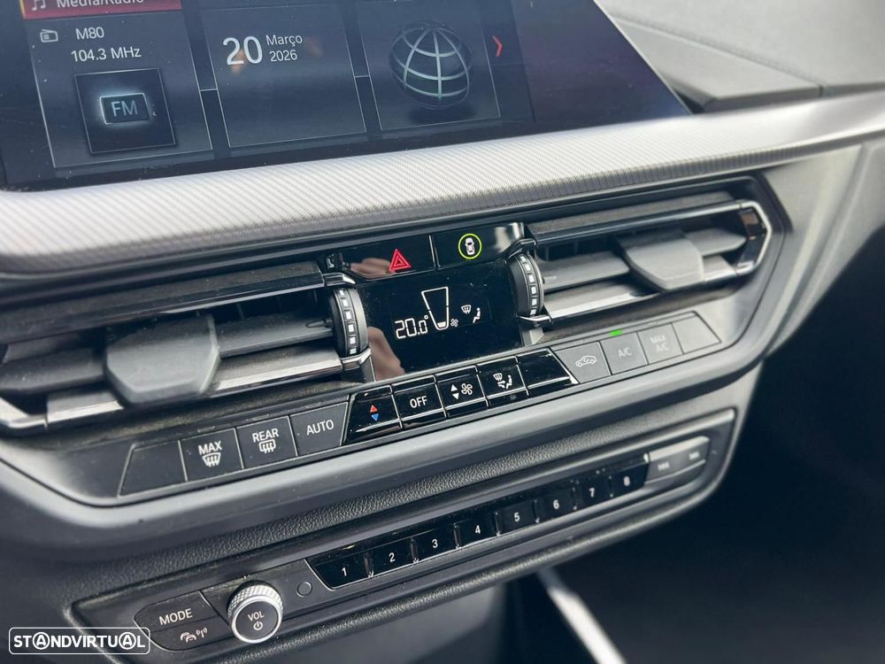 BMW 118 i Pack Desportivo M Auto - 12