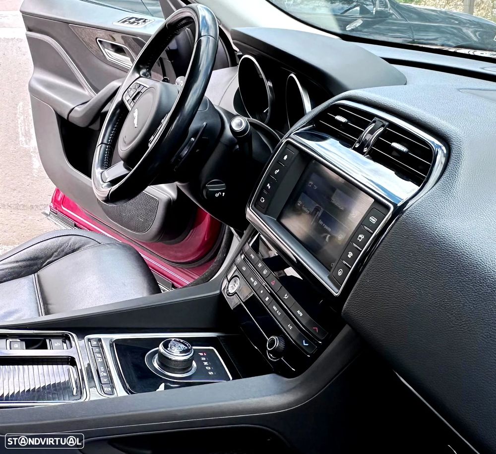 Jaguar F-Pace 2.0 i4D Prestige AWD Aut. - 19