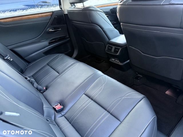 Lexus ES 300h Prestige - 13