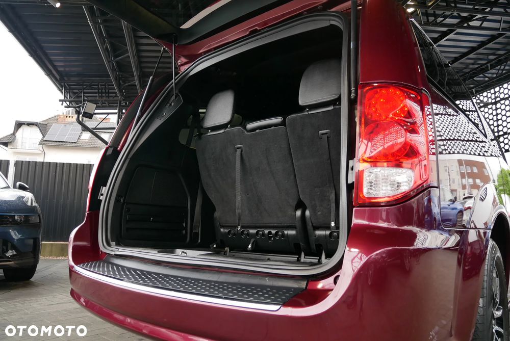 Dodge Grand Caravan - 24
