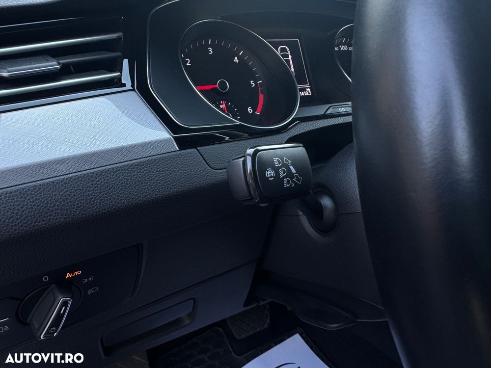 Volkswagen Passat - 16