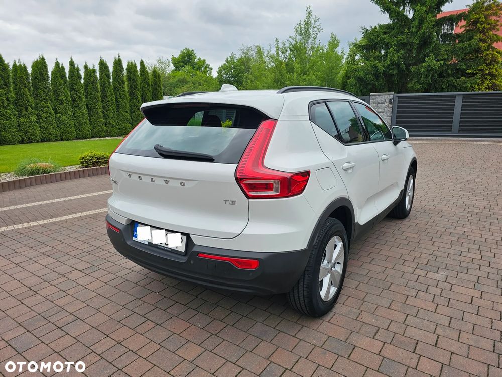 Volvo XC 40 T3 Momentum - 25