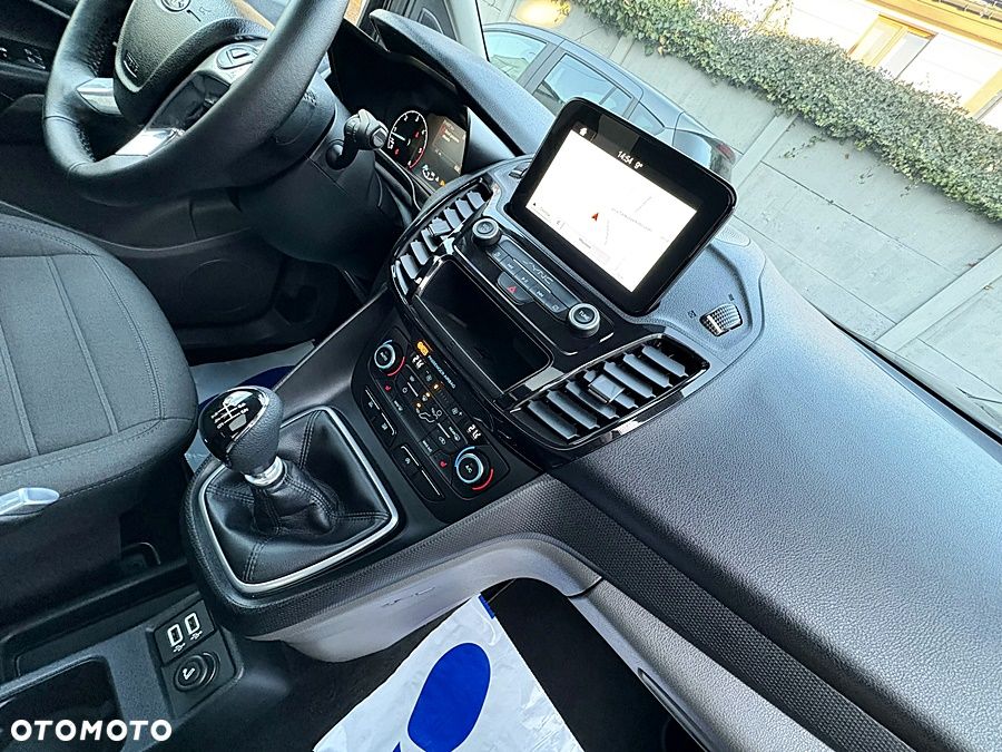 Ford Tourneo Connect Grand - 22