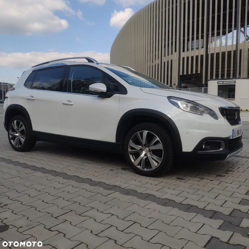 Peugeot 2008 1.2 Pure Tech Allure S&S EAT6 - 4