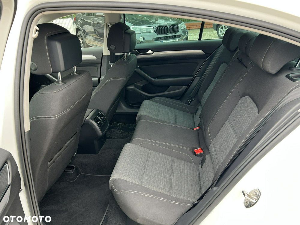 Volkswagen Passat 2.0 TDI EVO Business DSG - 14