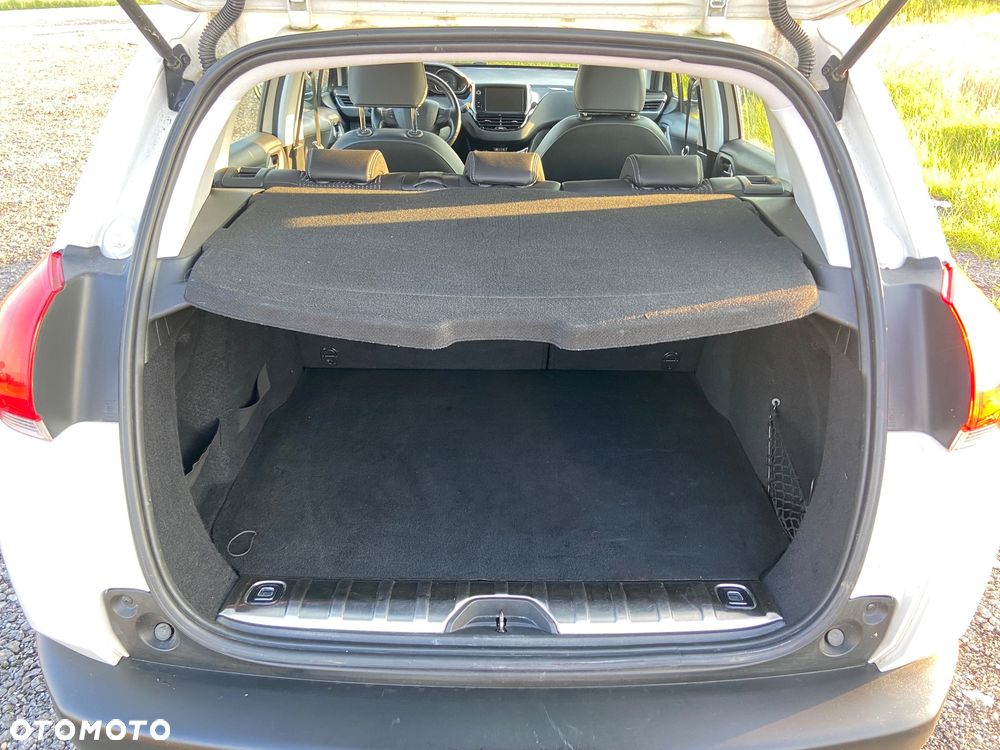 Peugeot 2008 PureTech 110 Stop&Start Allure - 19