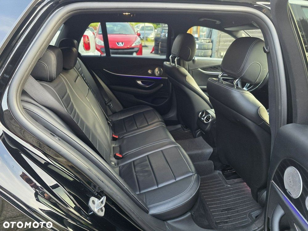 Mercedes-Benz Klasa E 220 d T 9G-TRONIC Avantgarde - 26